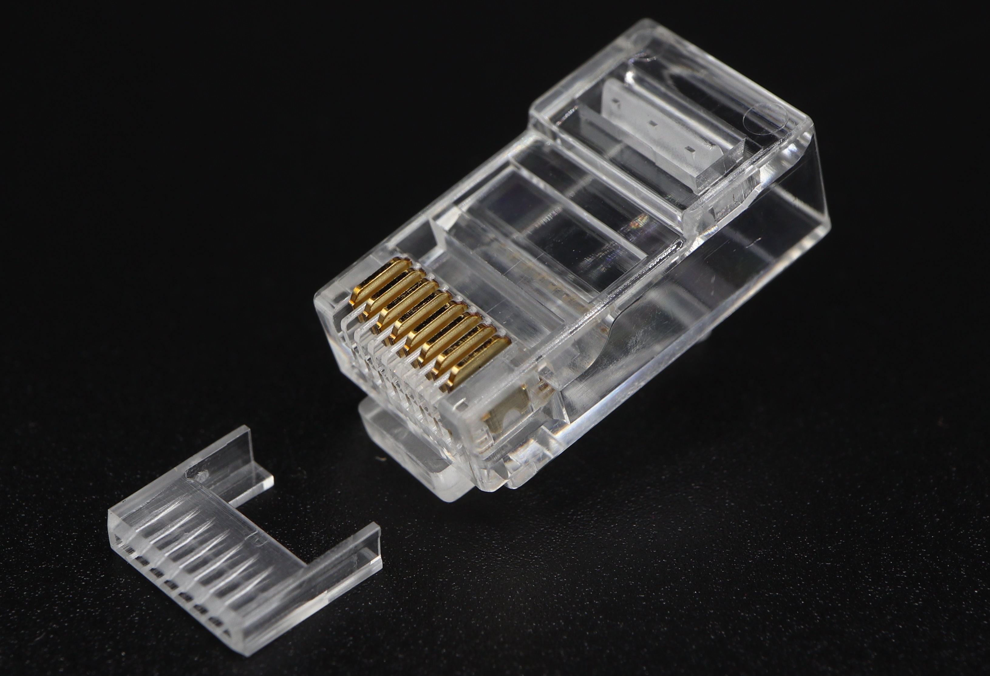 P8-008 - RJ45 Modular Plug Cat.5E 8P8C-F UTP - Plug Master Industrial Co., Ltd.